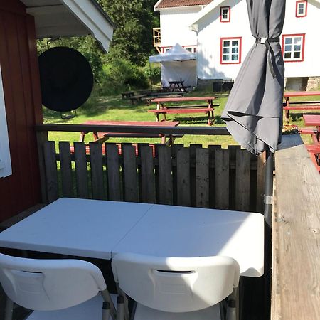 Bjoersjoeas Vildmark - Small Camping Cabin Close To Nature Olofstorp المظهر الخارجي الصورة