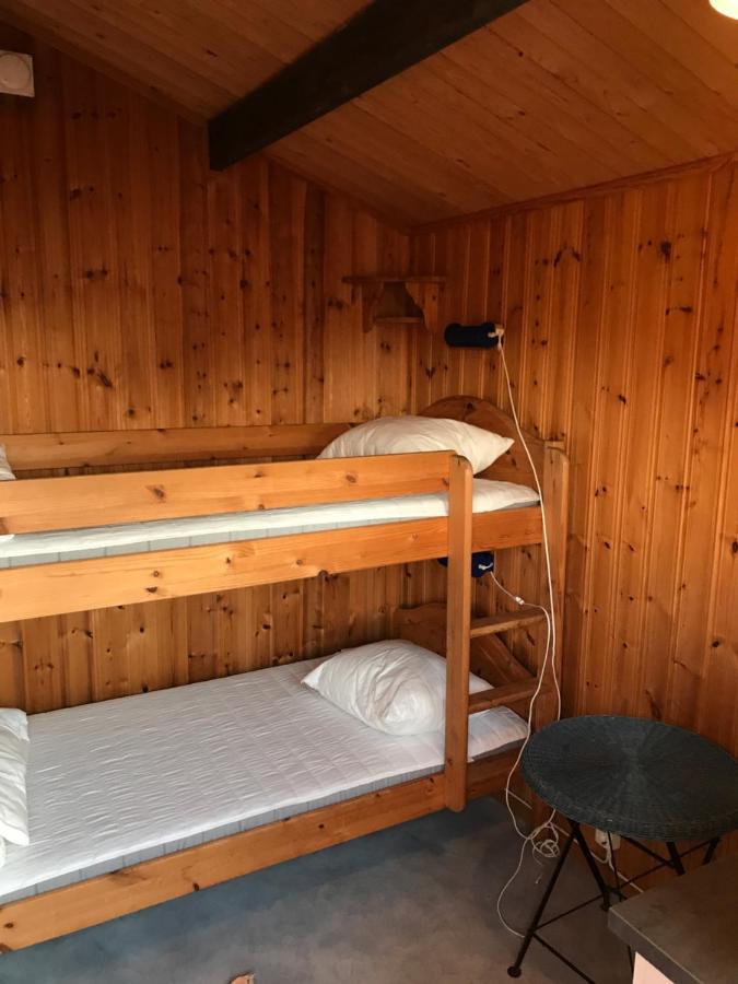 Bjoersjoeas Vildmark - Small Camping Cabin Close To Nature Olofstorp المظهر الخارجي الصورة