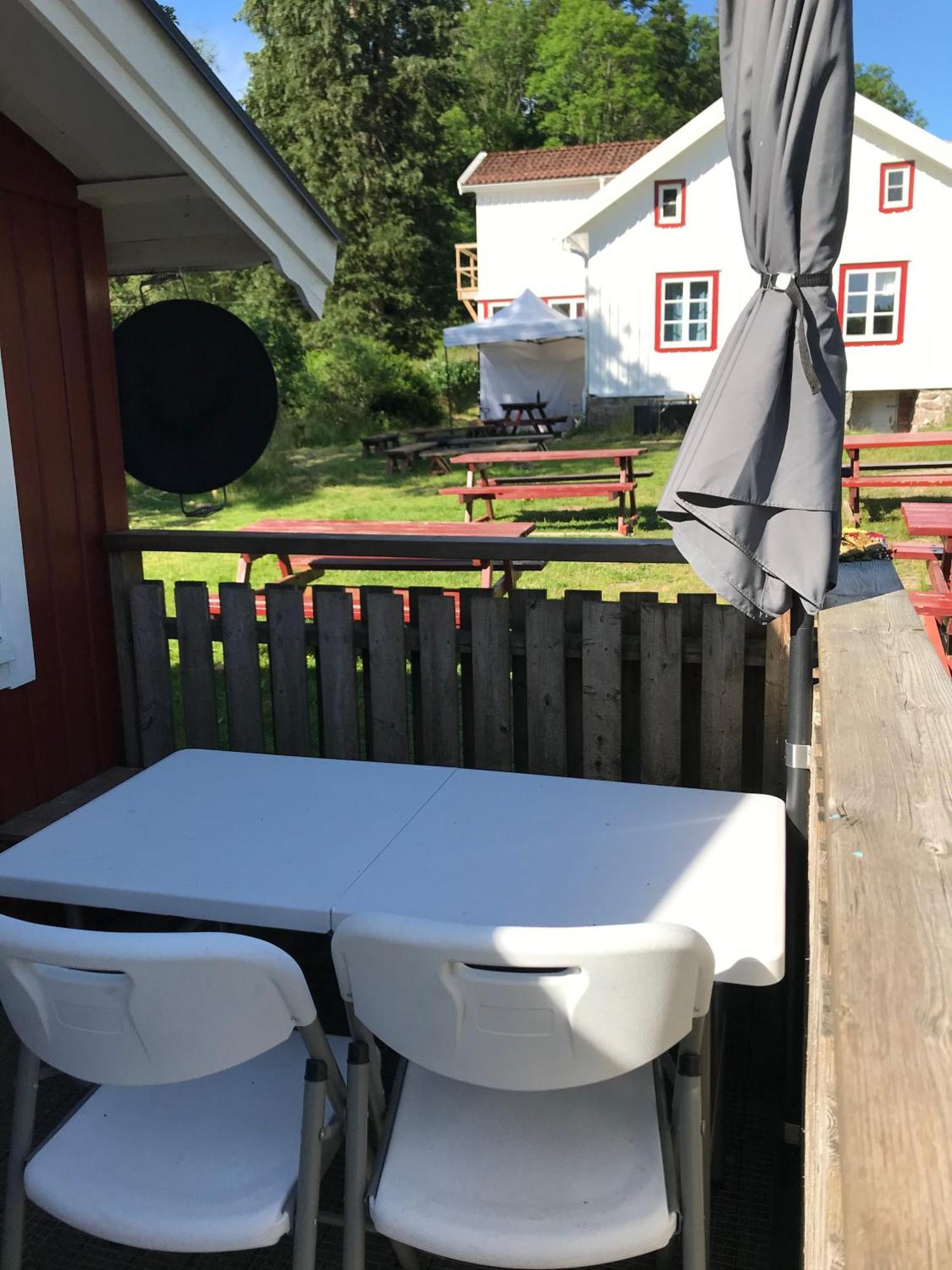 Bjoersjoeas Vildmark - Small Camping Cabin Close To Nature Olofstorp المظهر الخارجي الصورة